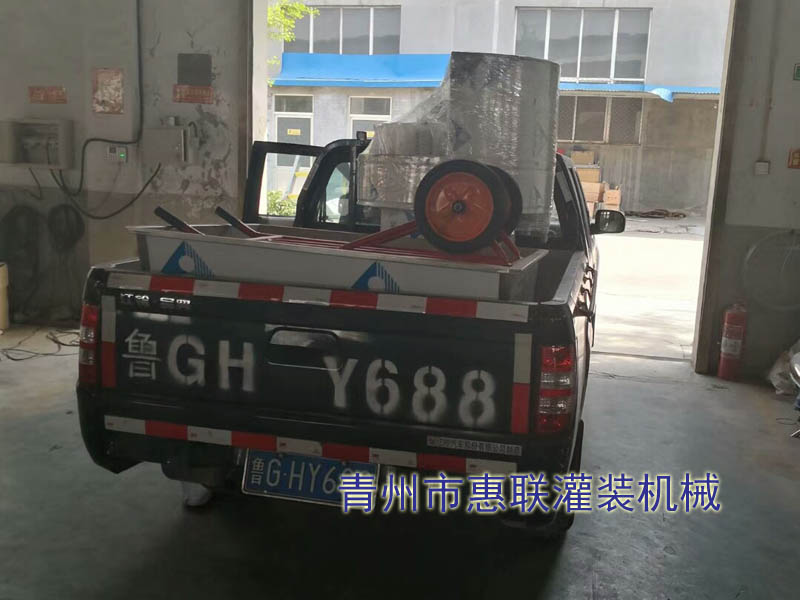 沖控洗瓶一體機發往江蘇