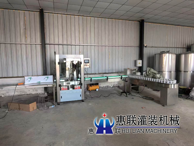徐州鏈軌式洗瓶機+灌裝生產(chǎn)線安裝調(diào)試完畢